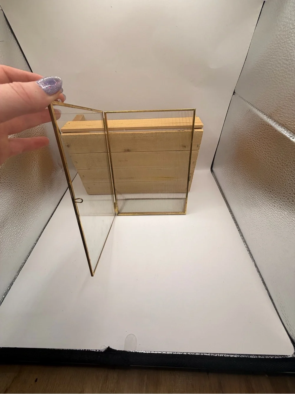 Vintage Brass Fluted Glass Hinged Standing Photo Frame 8x6
